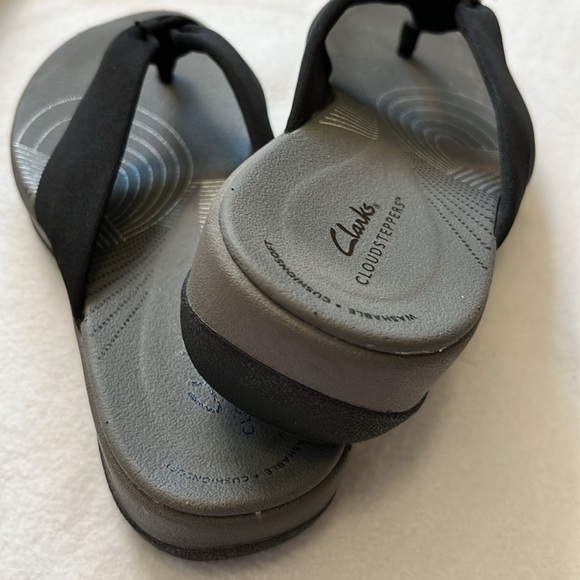 Clark’s  Cloudsteppers black sandals - Picture 6 of 7